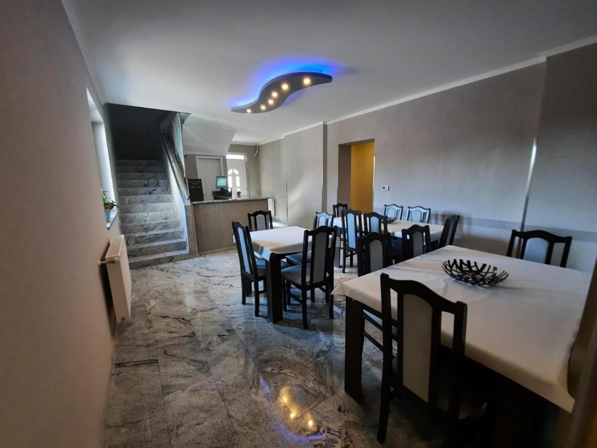 데브레첸 Borostyan Panzio B&B 외부 사진