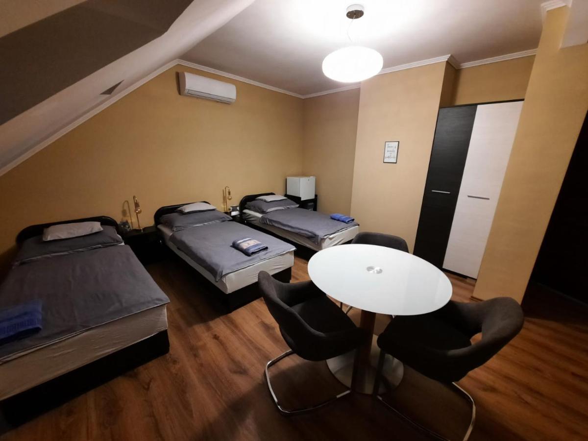 데브레첸 Borostyan Panzio B&B 외부 사진