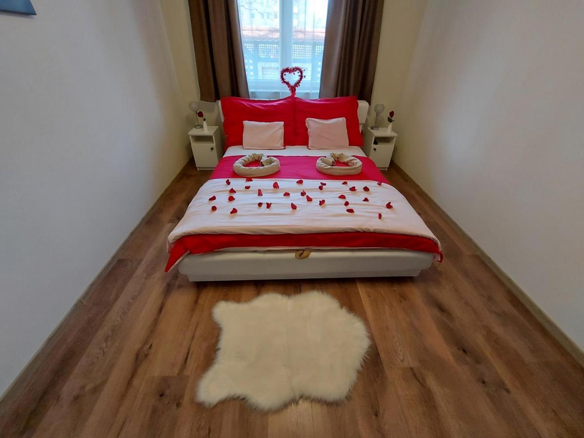 데브레첸 Borostyan Panzio B&B 외부 사진