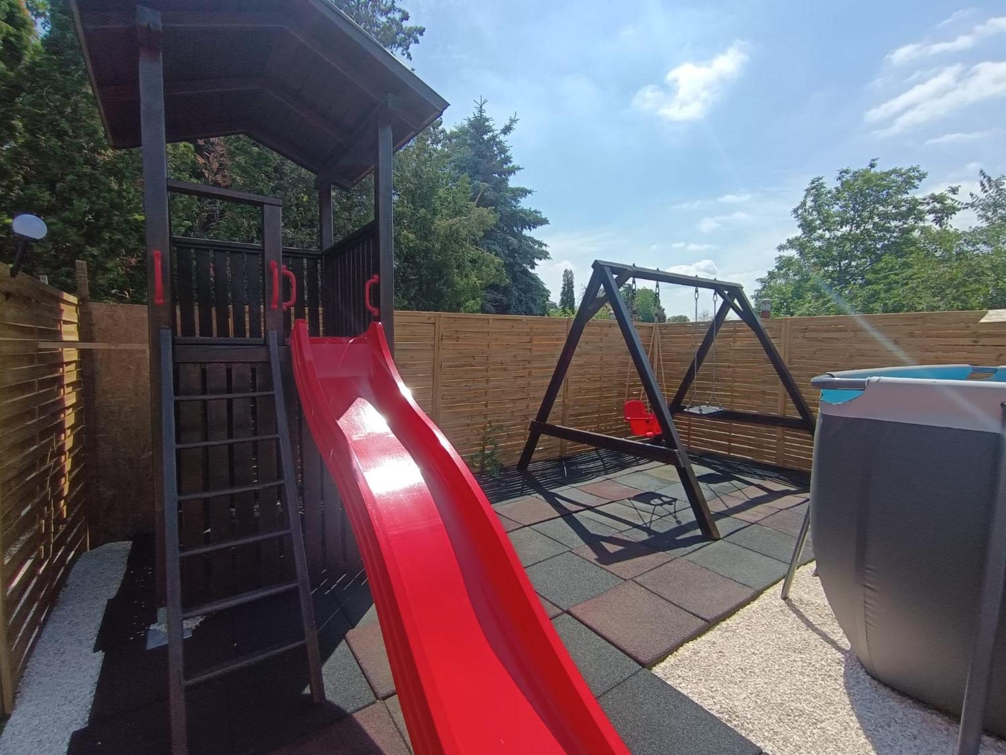 데브레첸 Borostyan Panzio B&B 외부 사진