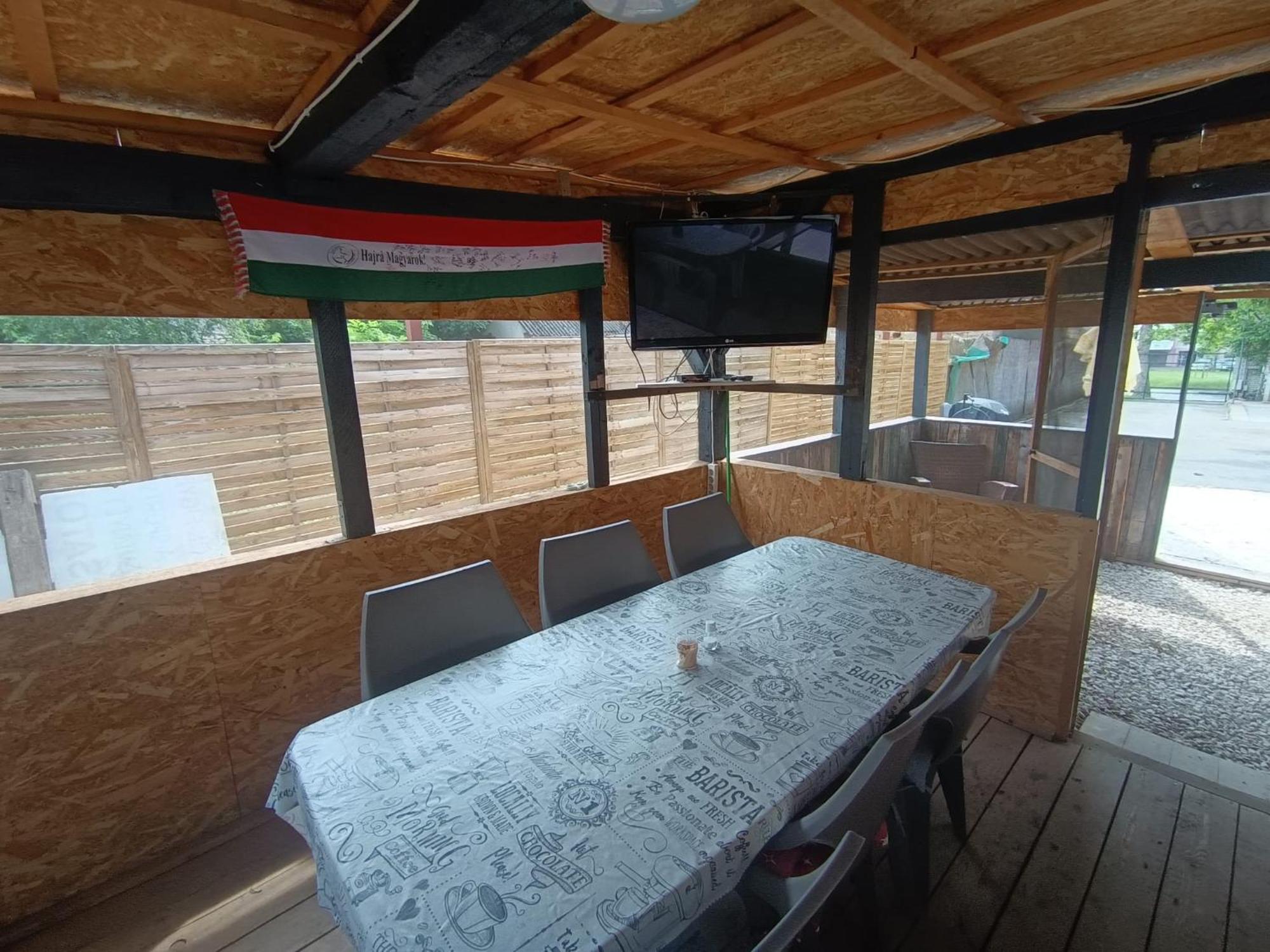 데브레첸 Borostyan Panzio B&B 외부 사진