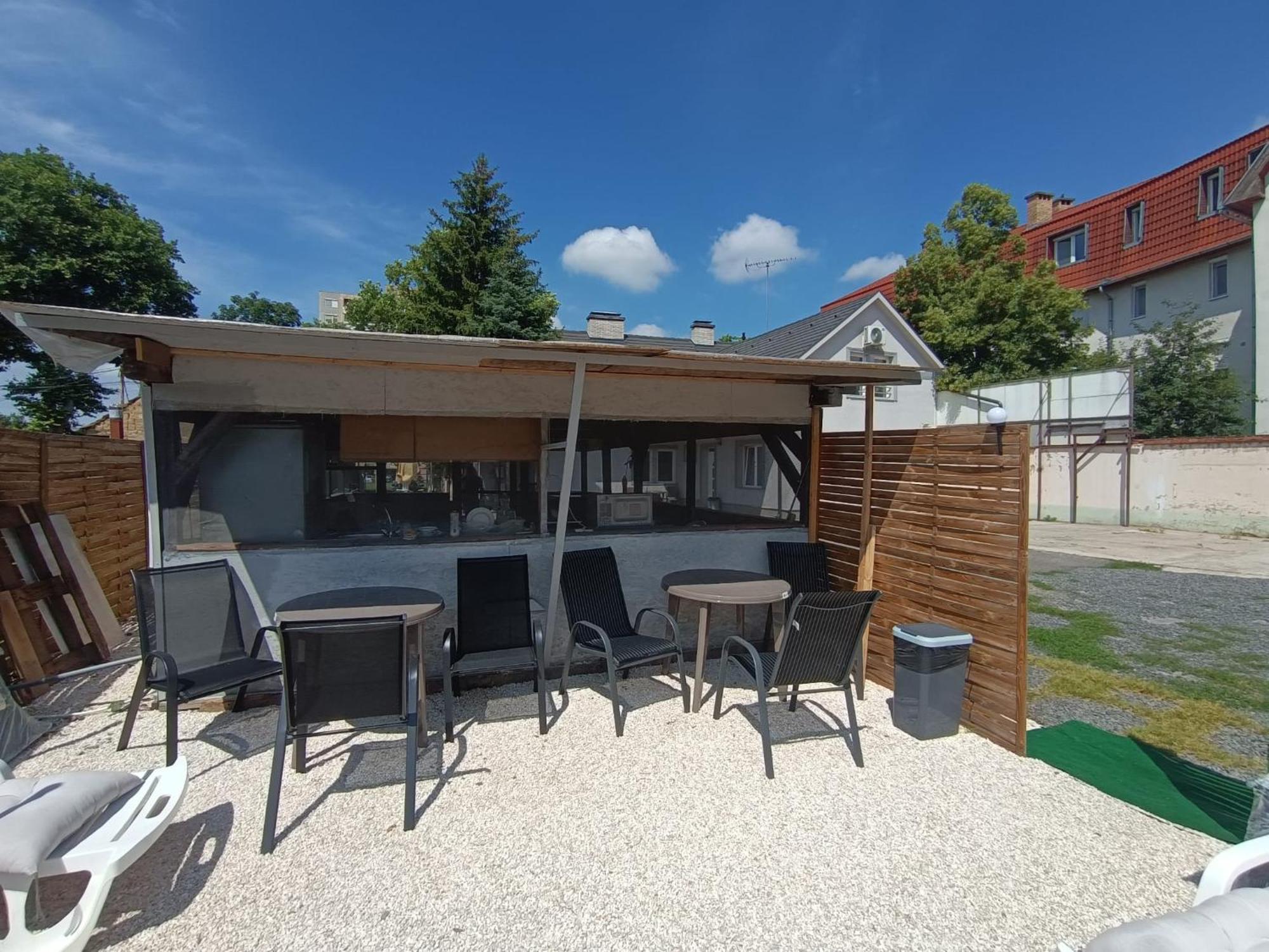 데브레첸 Borostyan Panzio B&B 외부 사진