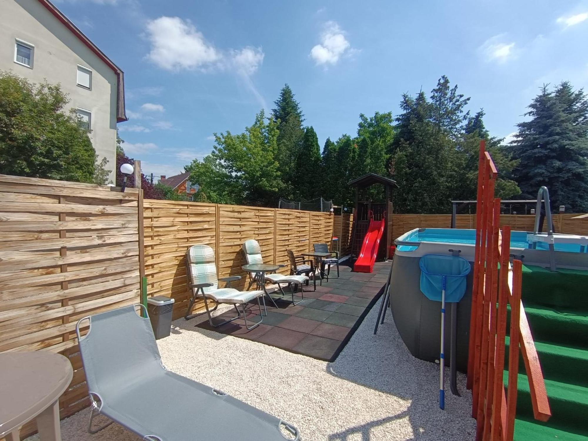데브레첸 Borostyan Panzio B&B 외부 사진