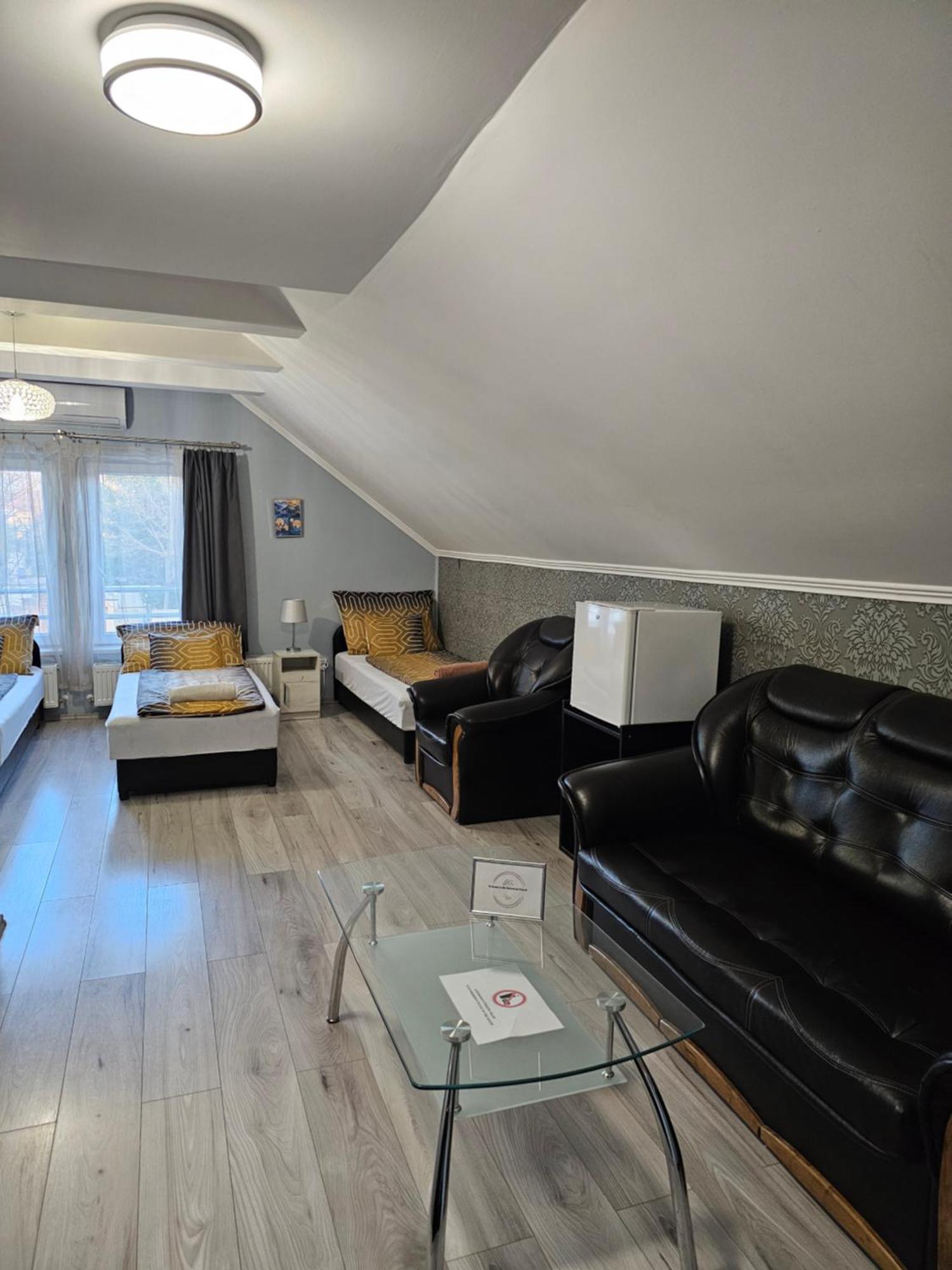 데브레첸 Borostyan Panzio B&B 외부 사진